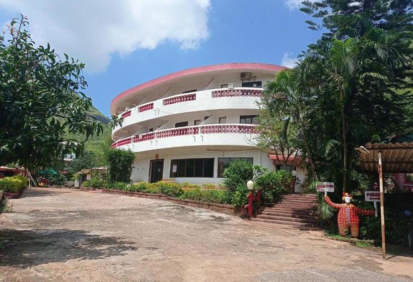 هتل Golden Resort