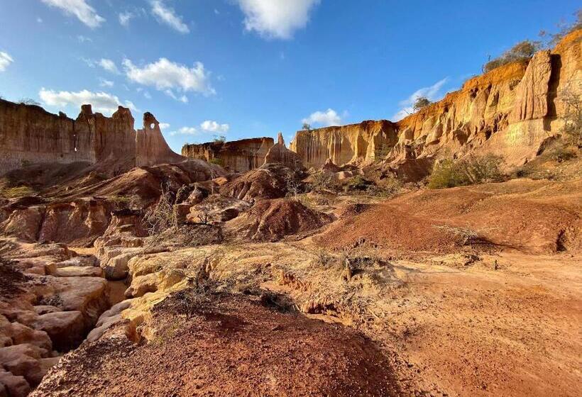 هتل Nyumba Ya Mbuyu