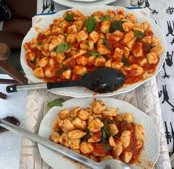 هتل Nyumba Ya Mbuyu