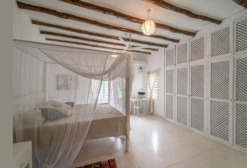 هتل Nyumba Ya Mbuyu