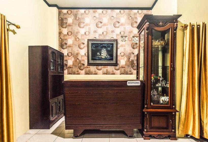 בית מלון כפרי Oyo 3348 Minimalis Homestay