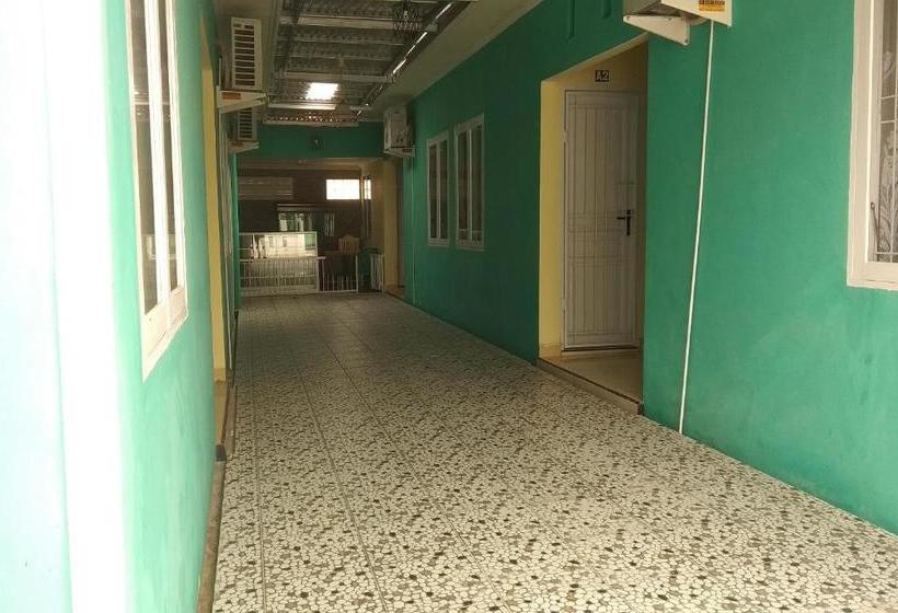 בית מלון כפרי Oyo 3348 Minimalis Homestay