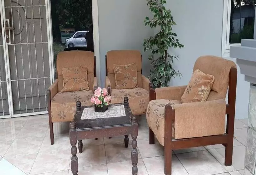 Hotel Oyo 3353 Griya Difa