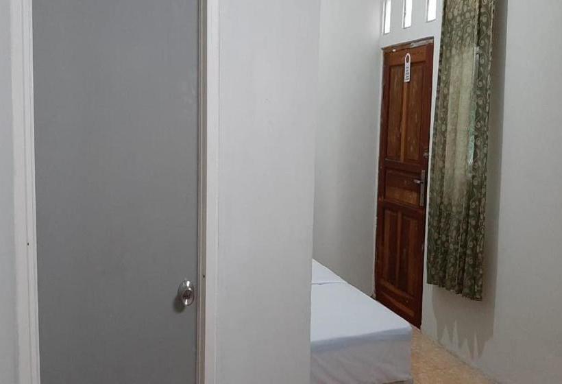 בית מלון כפרי Oyo 3353 Griya Difa