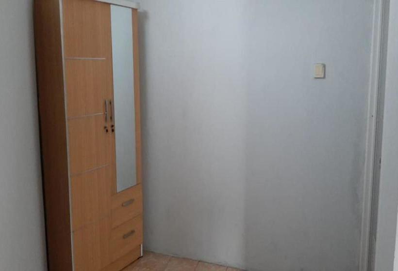 בית מלון כפרי Oyo 3353 Griya Difa