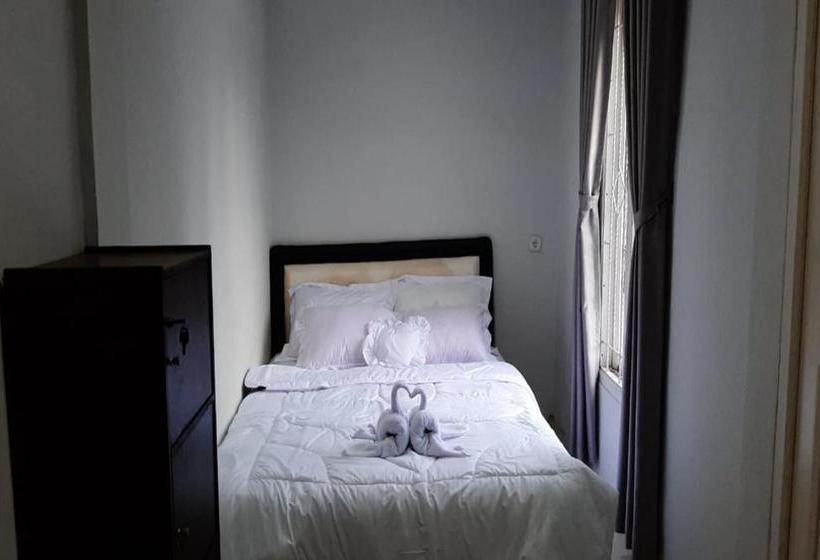 בית מלון כפרי Oyo 3353 Griya Difa