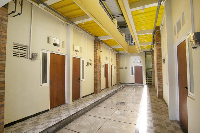 فندق Reddoorz Near Puri Anjasmoro Area Semarang