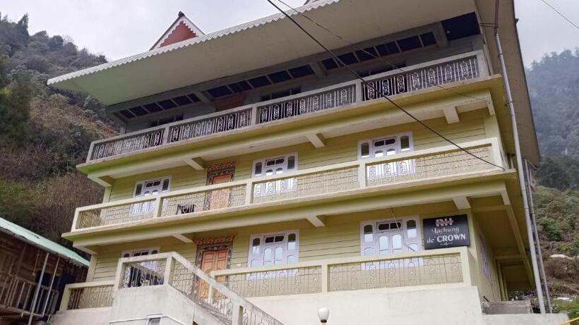 فندق Rufina Lachung De Crown