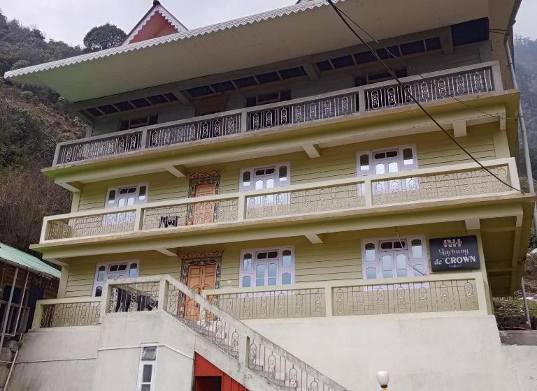 فندق Rufina Lachung De Crown