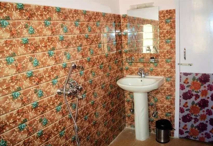 Hotelli Rufina Lachung De Crown