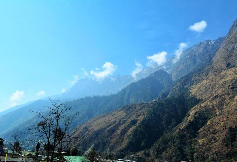 فندق Rufina Lachung De Crown