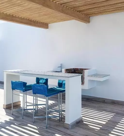 ホテル The Fives Oceanfront