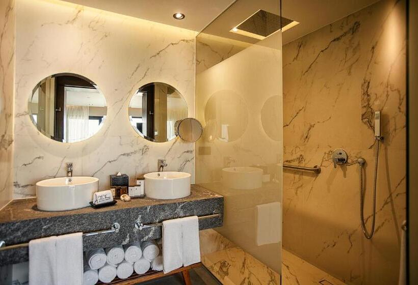 فندق The Fives Oceanfront