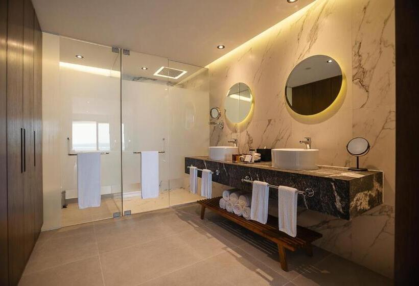 فندق The Fives Oceanfront