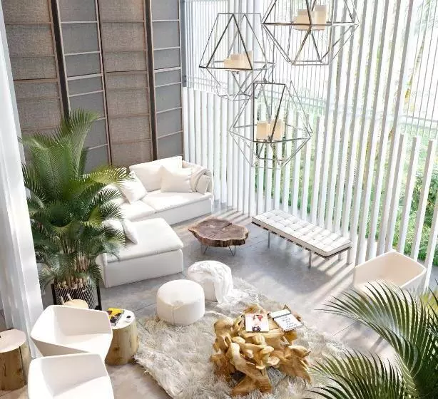 ホテル The Fives Oceanfront