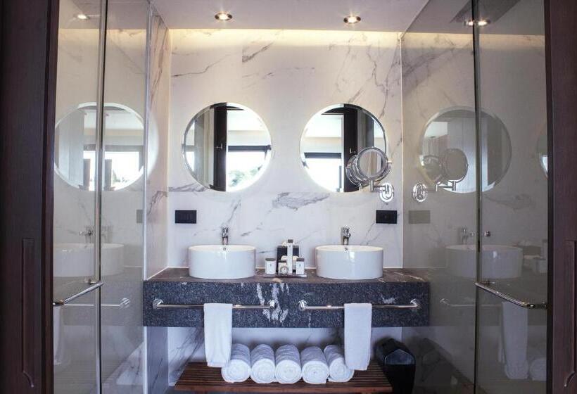 فندق The Fives Oceanfront