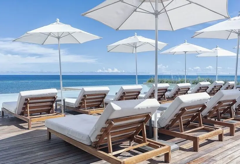 ホテル The Fives Oceanfront