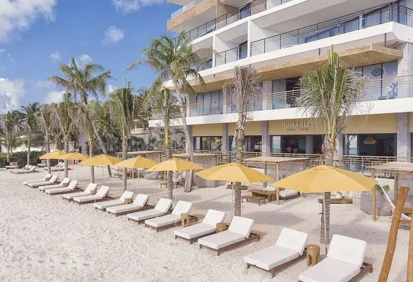 ホテル The Fives Oceanfront