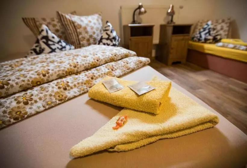 Majatalo Penzion Pod Kapličkou