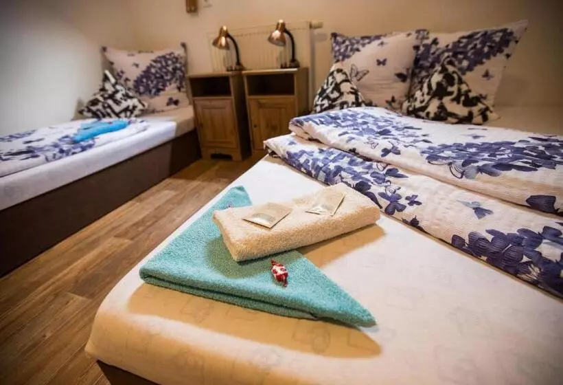 Majatalo Penzion Pod Kapličkou