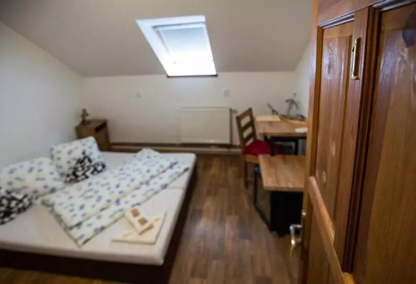 Majatalo Penzion Pod Kapličkou