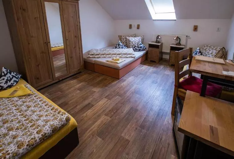 Majatalo Penzion Pod Kapličkou