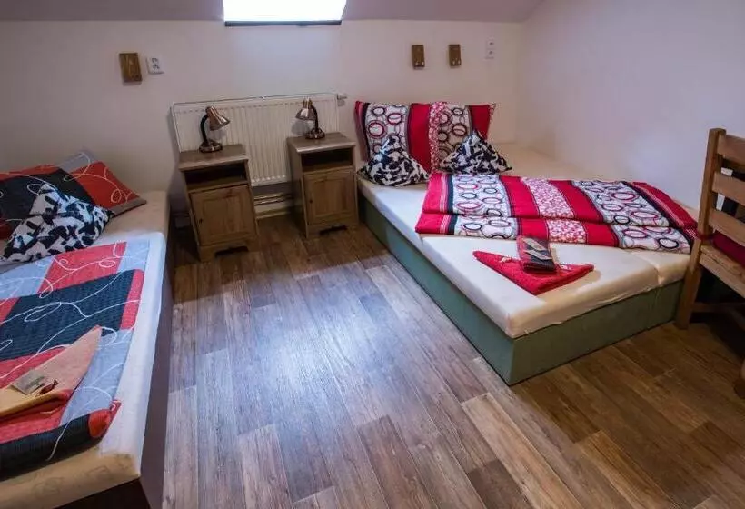 Majatalo Penzion Pod Kapličkou