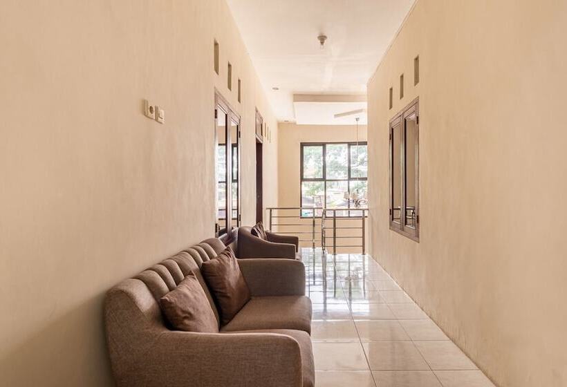 Pension Reddoorz Near Dino Park