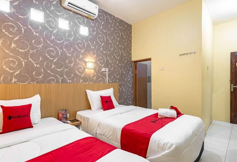 Pension Reddoorz Near Dino Park