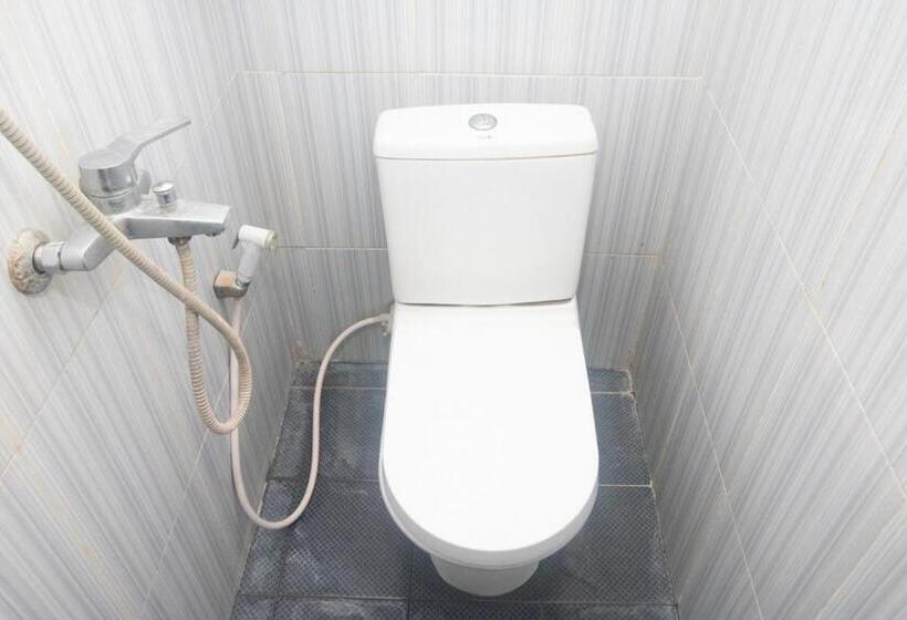 Pensione Reddoorz Syariah Near Stasiun Madiun