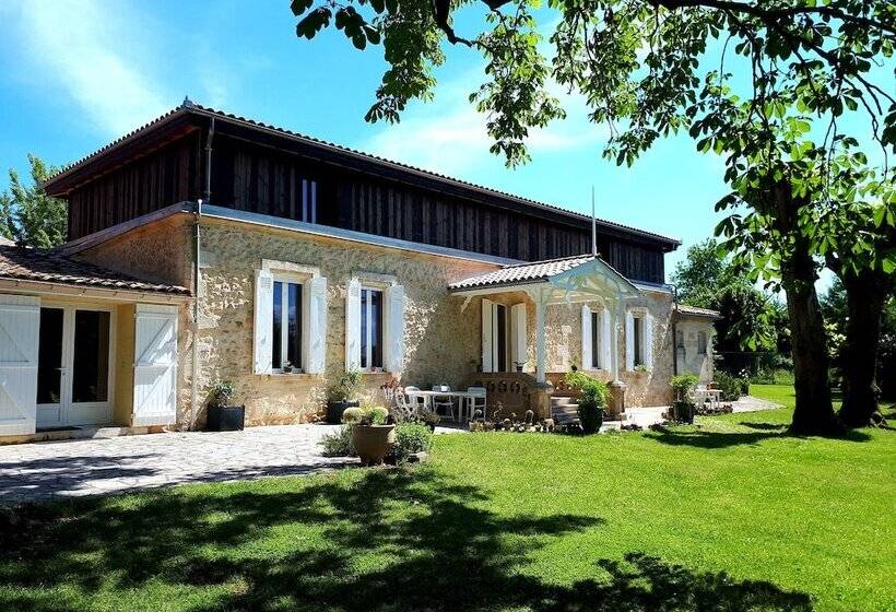 تختخواب و صبحانه Domaine De Garat