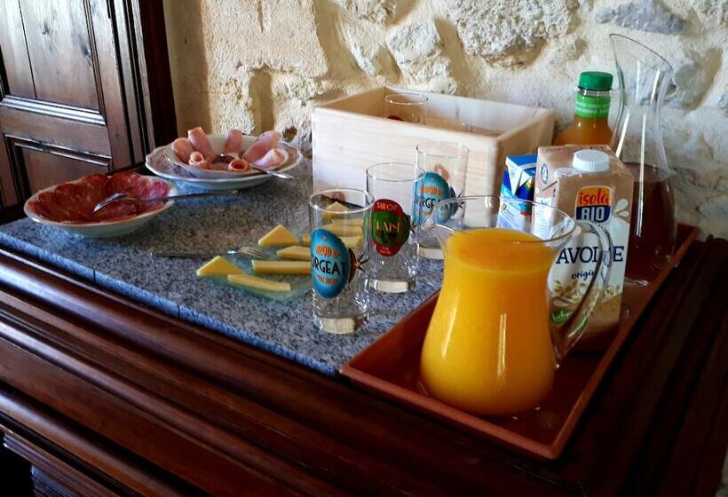 تختخواب و صبحانه Domaine De Garat