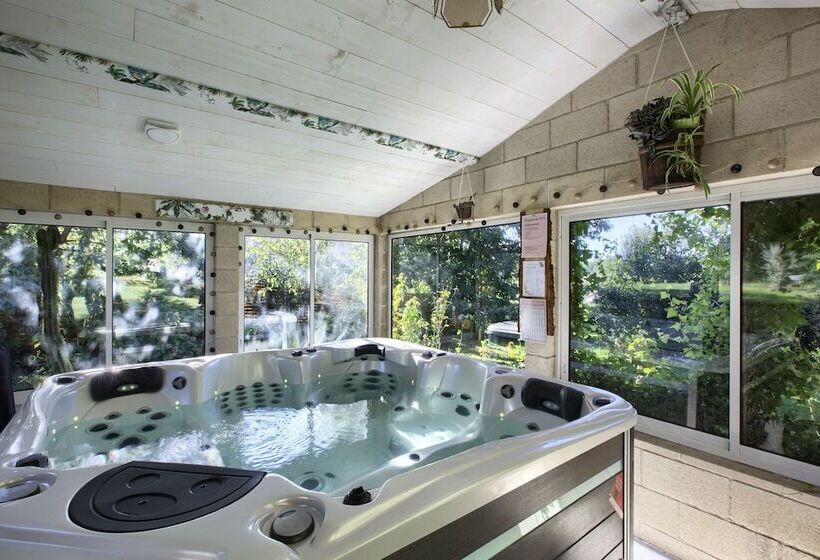 تختخواب و صبحانه Domaine De Garat