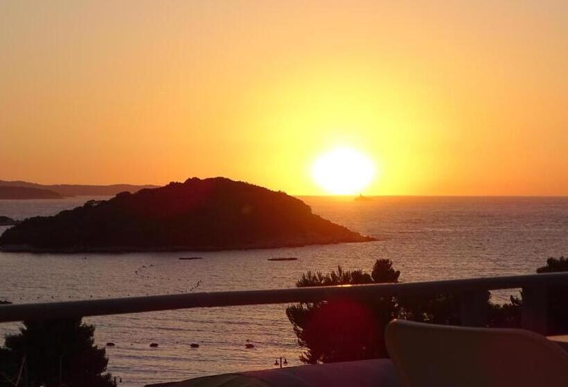 בית מלון כפרי Ardiani