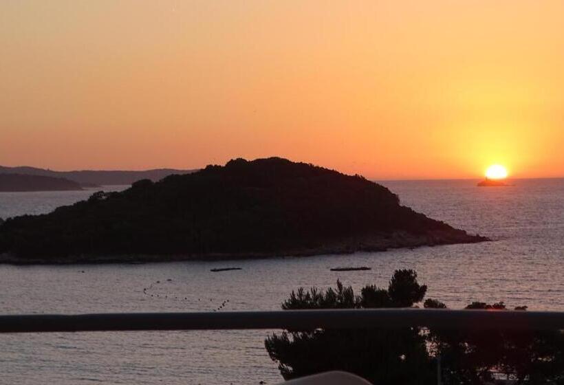 בית מלון כפרי Ardiani