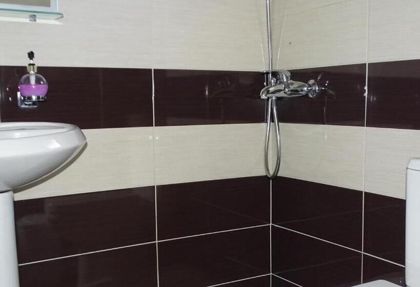 בית מלון כפרי Ardiani