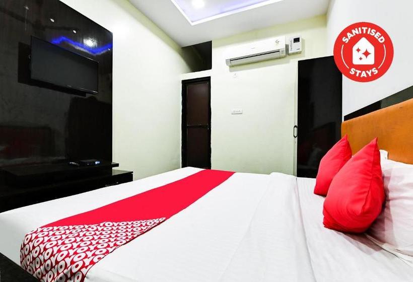 Отель Oyo 71393 Radhika & Restaurant