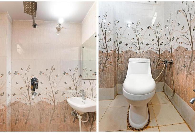 Отель Oyo 71393 Radhika & Restaurant