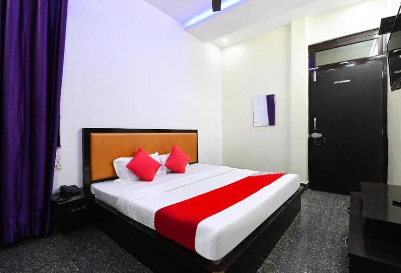 Отель Oyo 71393 Radhika & Restaurant