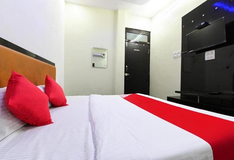 Отель Oyo 71393 Radhika & Restaurant