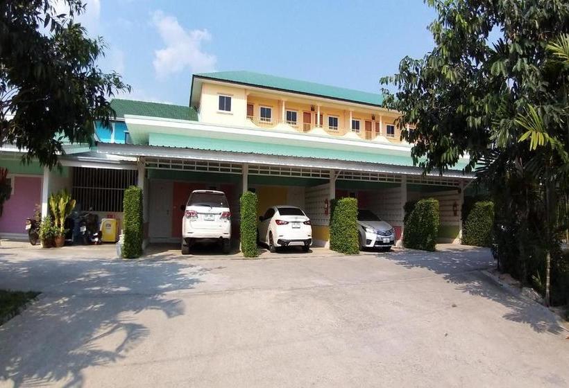 בית מלון כפרי Oyo 760 Inn Chan Resort