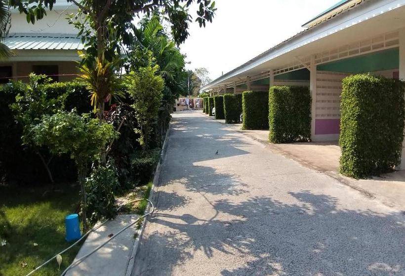 בית מלון כפרי Oyo 760 Inn Chan Resort