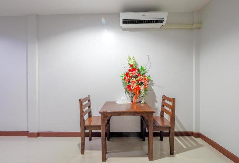 בית מלון כפרי Oyo 760 Inn Chan Resort