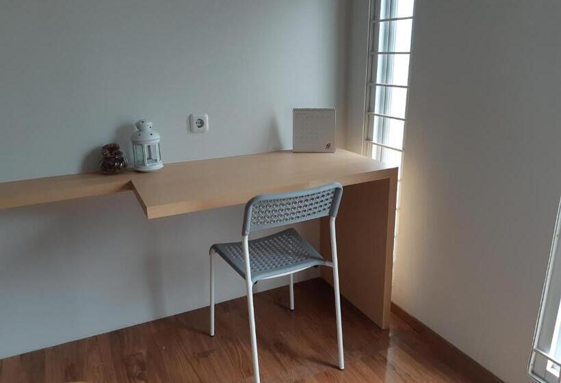 فندق Urooms Senayan