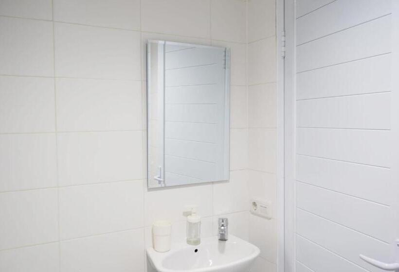 فندق Urooms Senayan