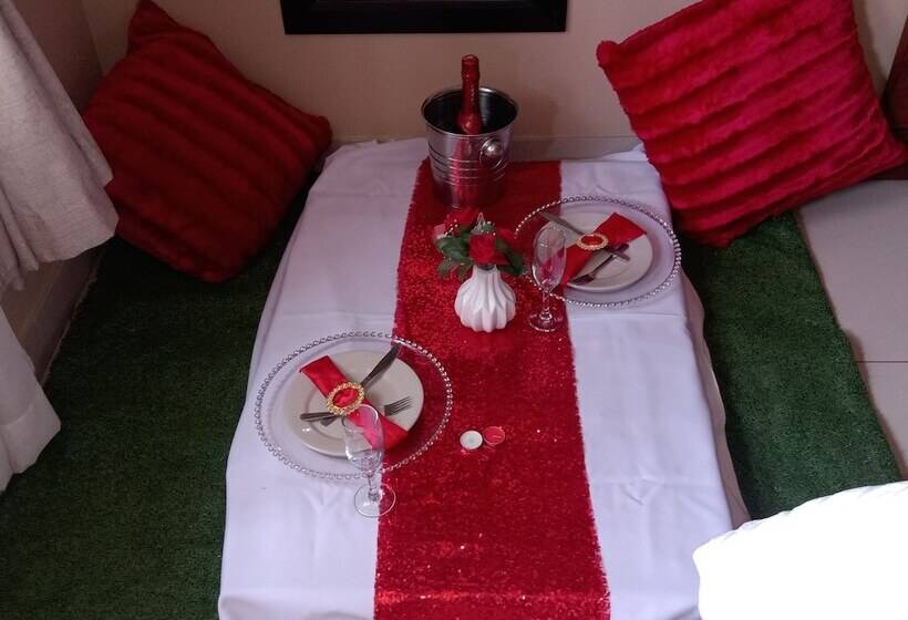 פנסיון Suits Guest House & Bar