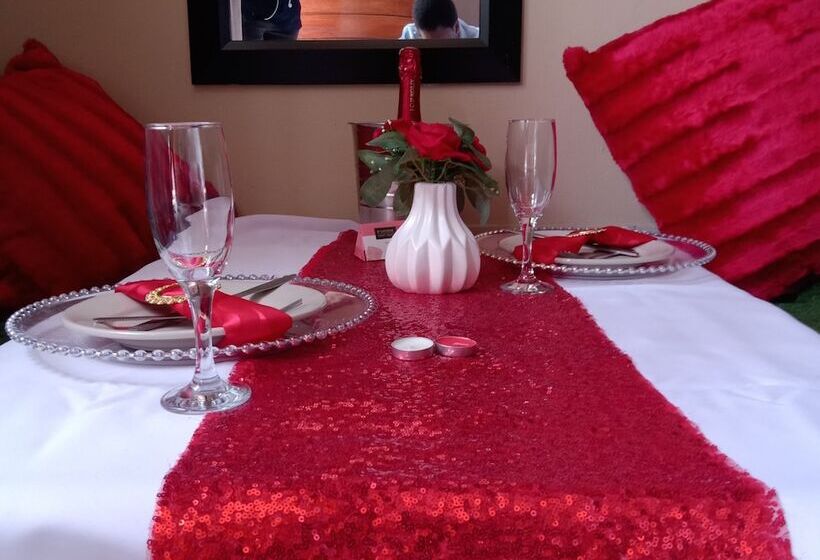 פנסיון Suits Guest House & Bar