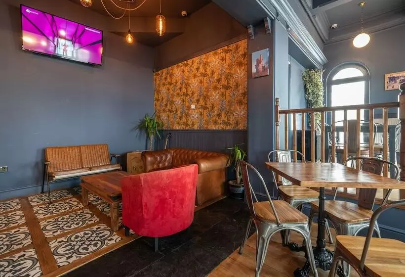 The Veteran Hotel & Bar