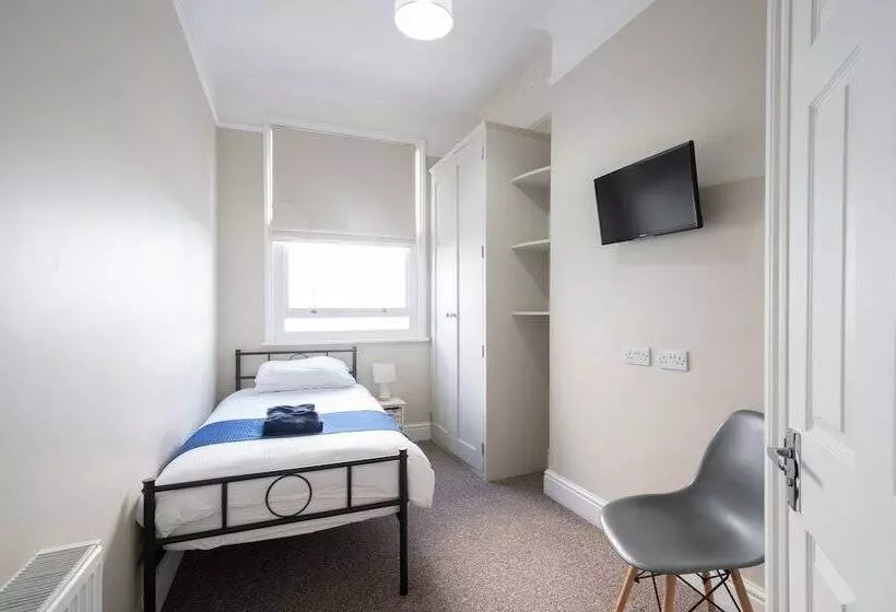 The Veteran Hotel & Bar