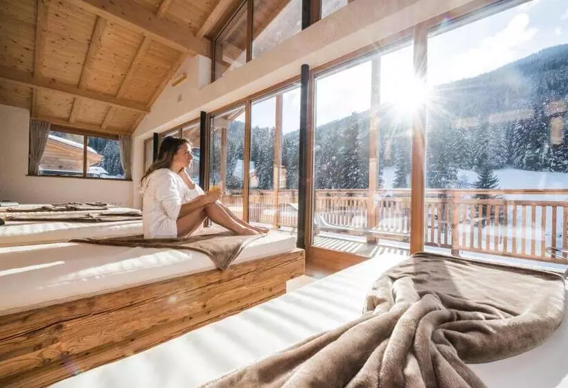 Alpine Nature Hotel Stoll